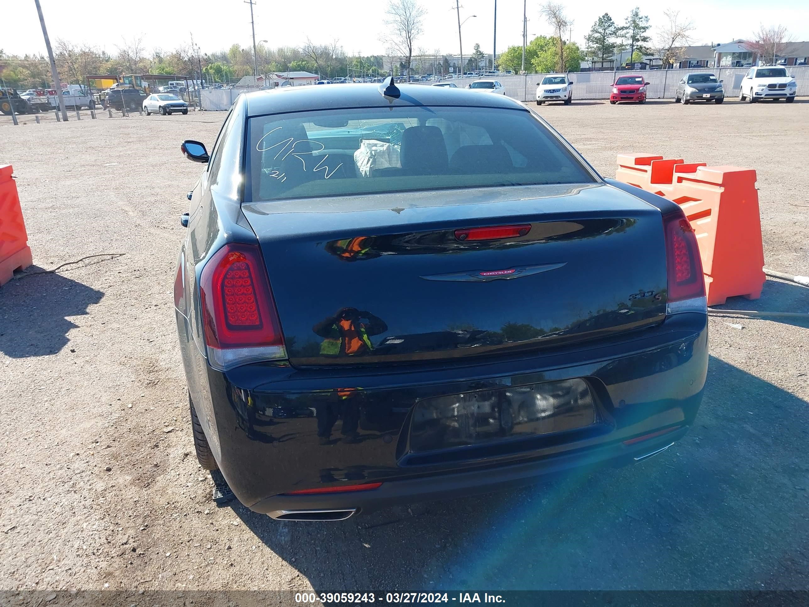 Photo 15 VIN: 2C3CCABG5PH561115 - CHRYSLER 300 