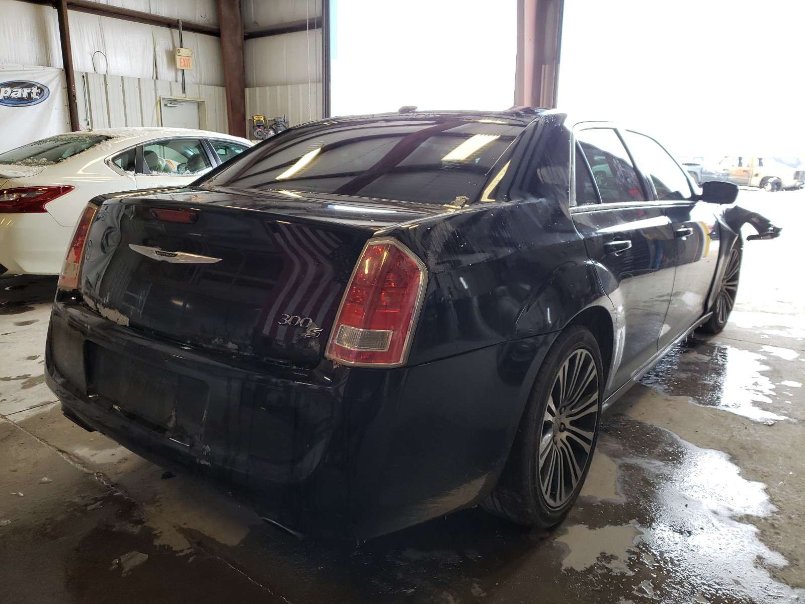 Photo 3 VIN: 2C3CCABG6EH146060 - CHRYSLER 300 S 