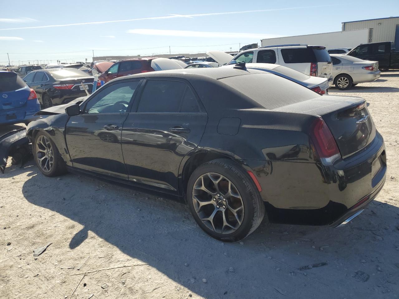 Photo 2 VIN: 2C3CCABG6FH743193 - CHRYSLER 300 