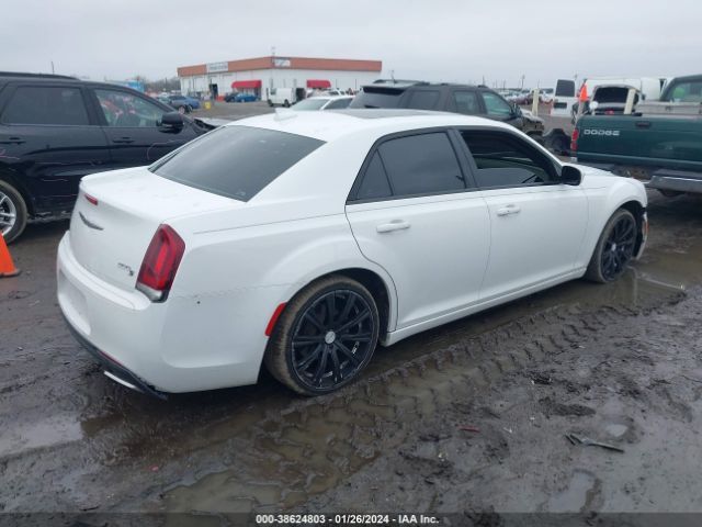 Photo 3 VIN: 2C3CCABG6GH141668 - CHRYSLER 300 