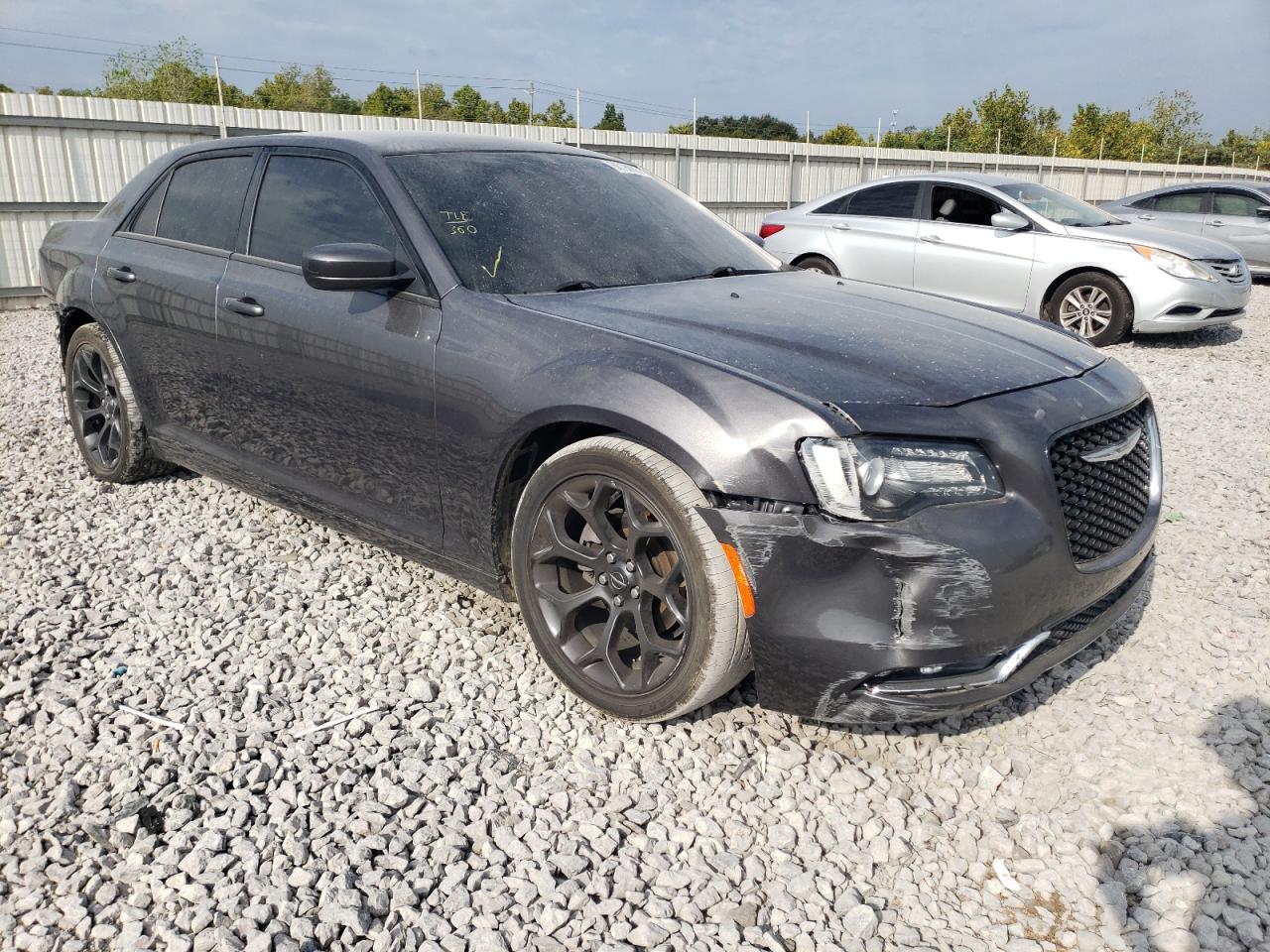 Photo 3 VIN: 2C3CCABG6KH538192 - CHRYSLER 300 