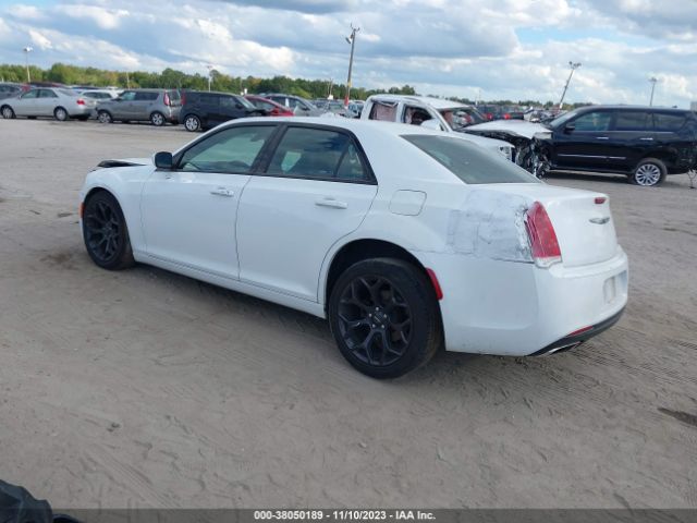 Photo 2 VIN: 2C3CCABG6KH555543 - CHRYSLER 300 