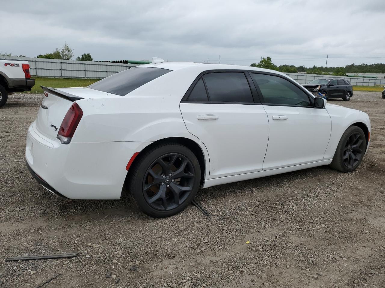 Photo 2 VIN: 2C3CCABG6NH178118 - CHRYSLER 300 