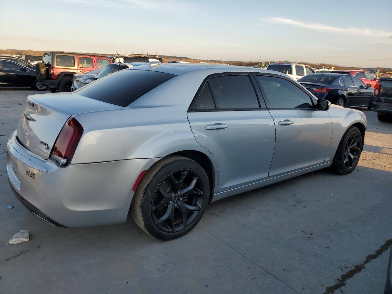 Photo 2 VIN: 2C3CCABG6NH259927 - CHRYSLER 300 