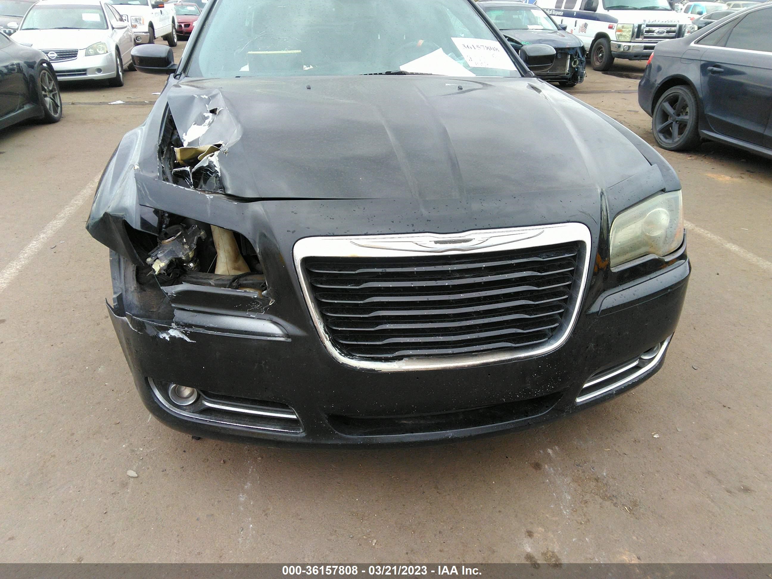 Photo 5 VIN: 2C3CCABG8CH115406 - CHRYSLER 300 