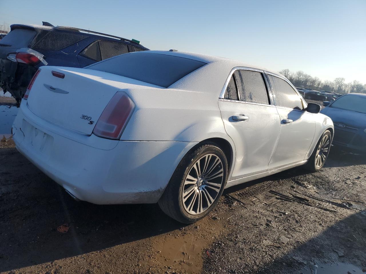 Photo 2 VIN: 2C3CCABG8EH148067 - CHRYSLER 300 