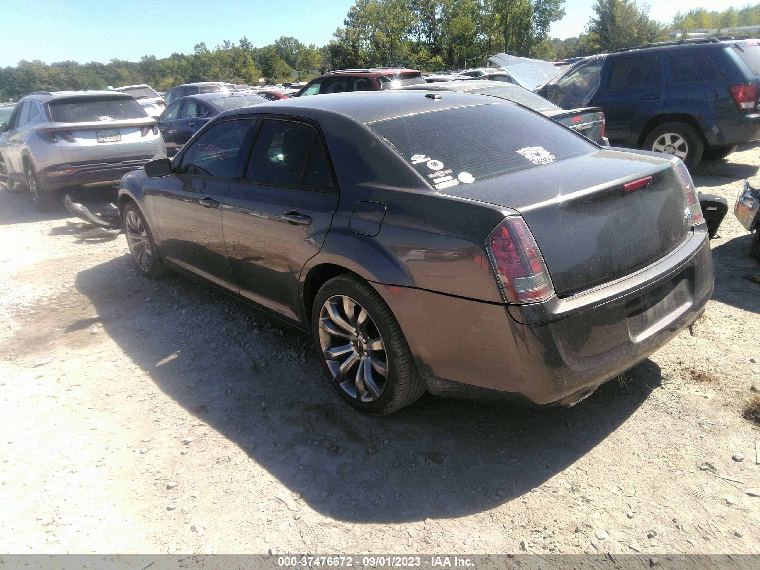 Photo 2 VIN: 2C3CCABG8EH352092 - CHRYSLER 300 