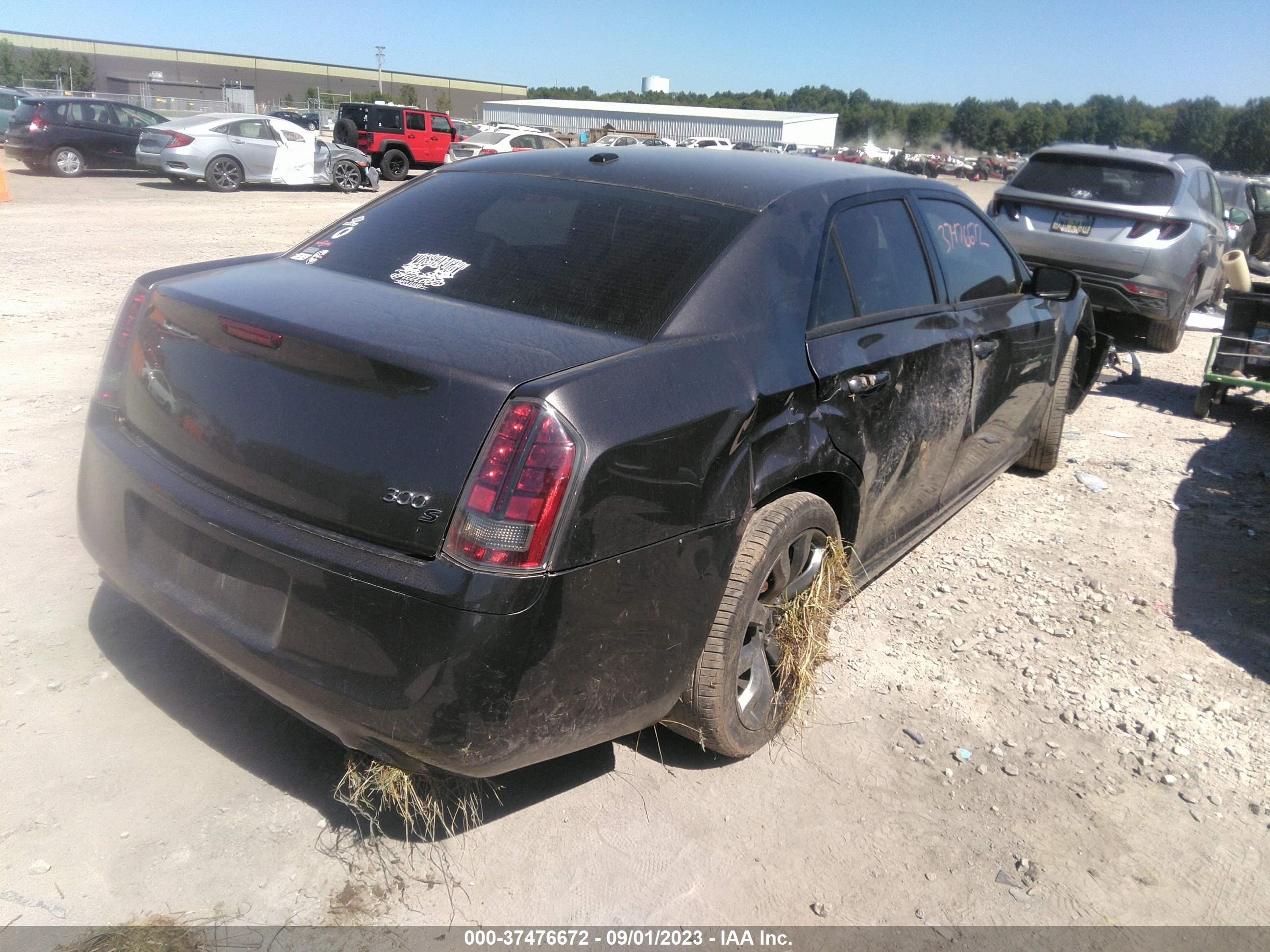 Photo 3 VIN: 2C3CCABG8EH352092 - CHRYSLER 300 