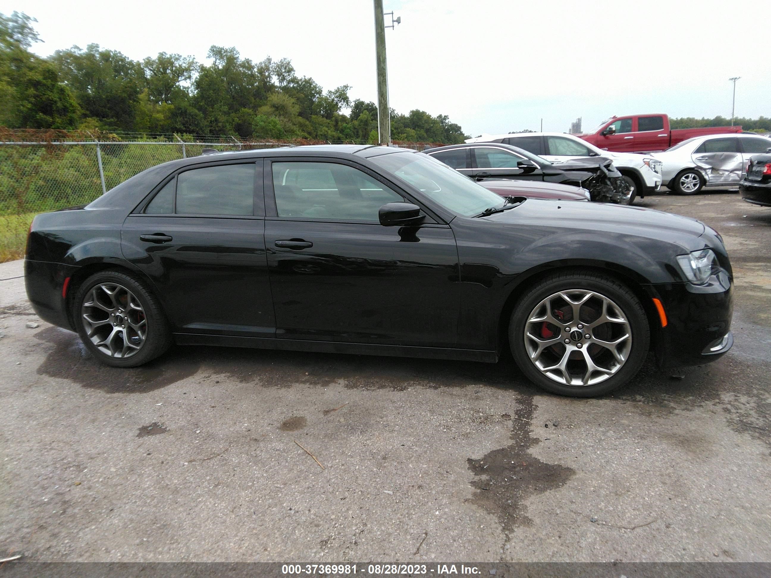 Photo 12 VIN: 2C3CCABG8FH882385 - CHRYSLER 300 