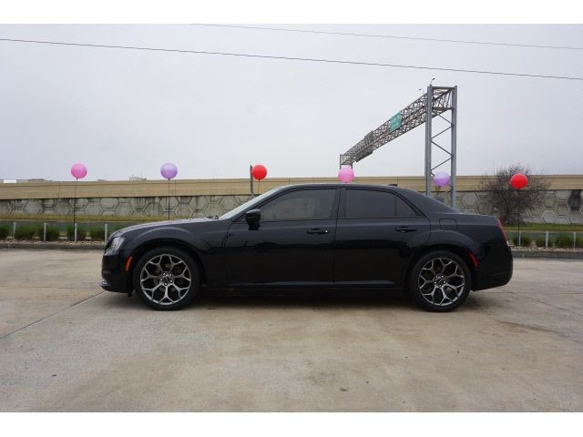 Photo 1 VIN: 2C3CCABG8HH616173 - CHRYSLER 300 