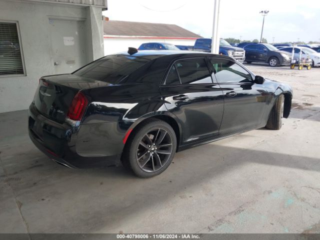 Photo 3 VIN: 2C3CCABG8J8234845 - CHRYSLER 300 