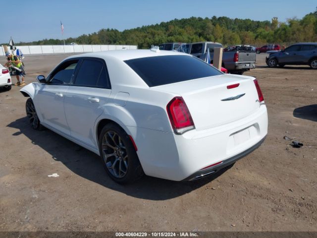 Photo 2 VIN: 2C3CCABG8JH214093 - CHRYSLER 300 