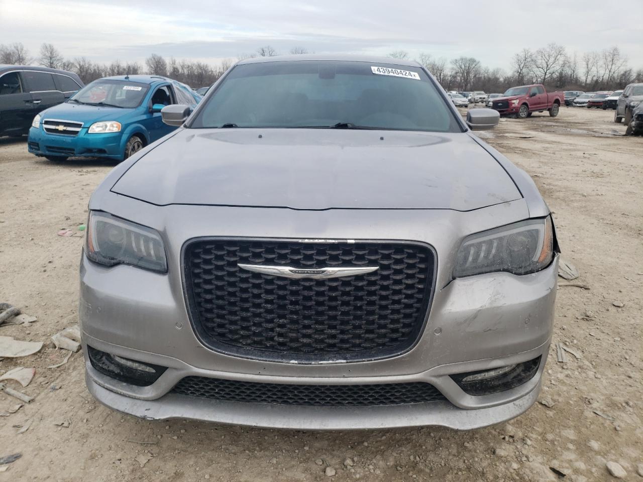 Photo 4 VIN: 2C3CCABG8JH240547 - CHRYSLER 300 