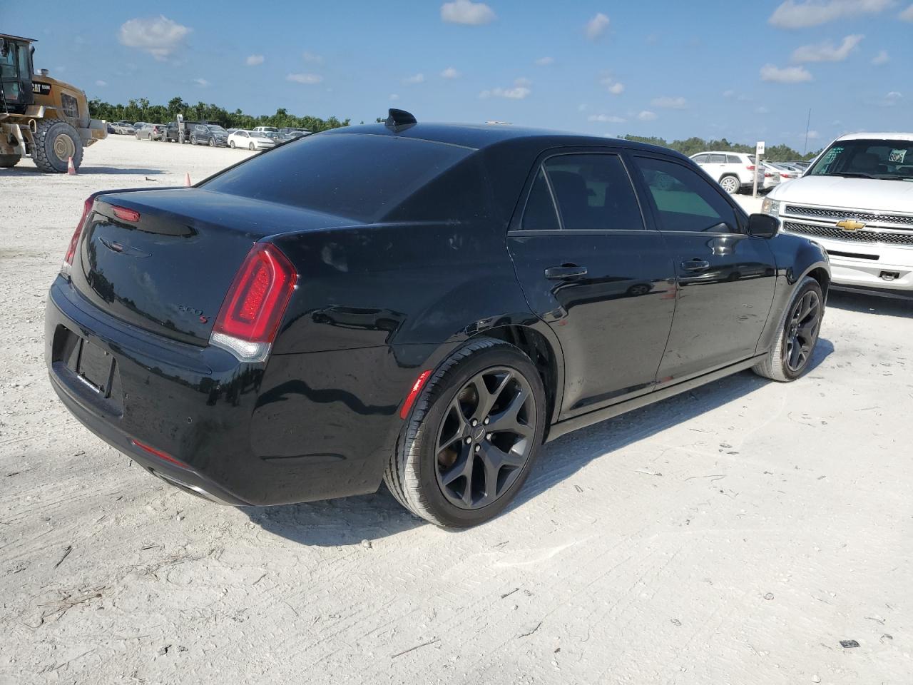 Photo 2 VIN: 2C3CCABG8MH524121 - CHRYSLER 300 