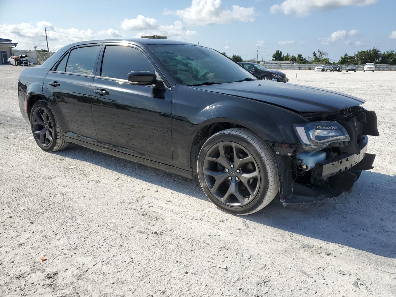 Photo 3 VIN: 2C3CCABG8MH524121 - CHRYSLER 300 