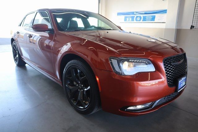 Photo 2 VIN: 2C3CCABG8MH554252 - CHRYSLER 300 