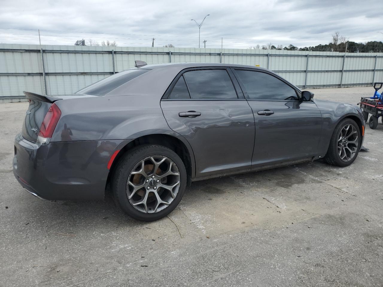 Photo 2 VIN: 2C3CCABG9GH328936 - CHRYSLER 300 