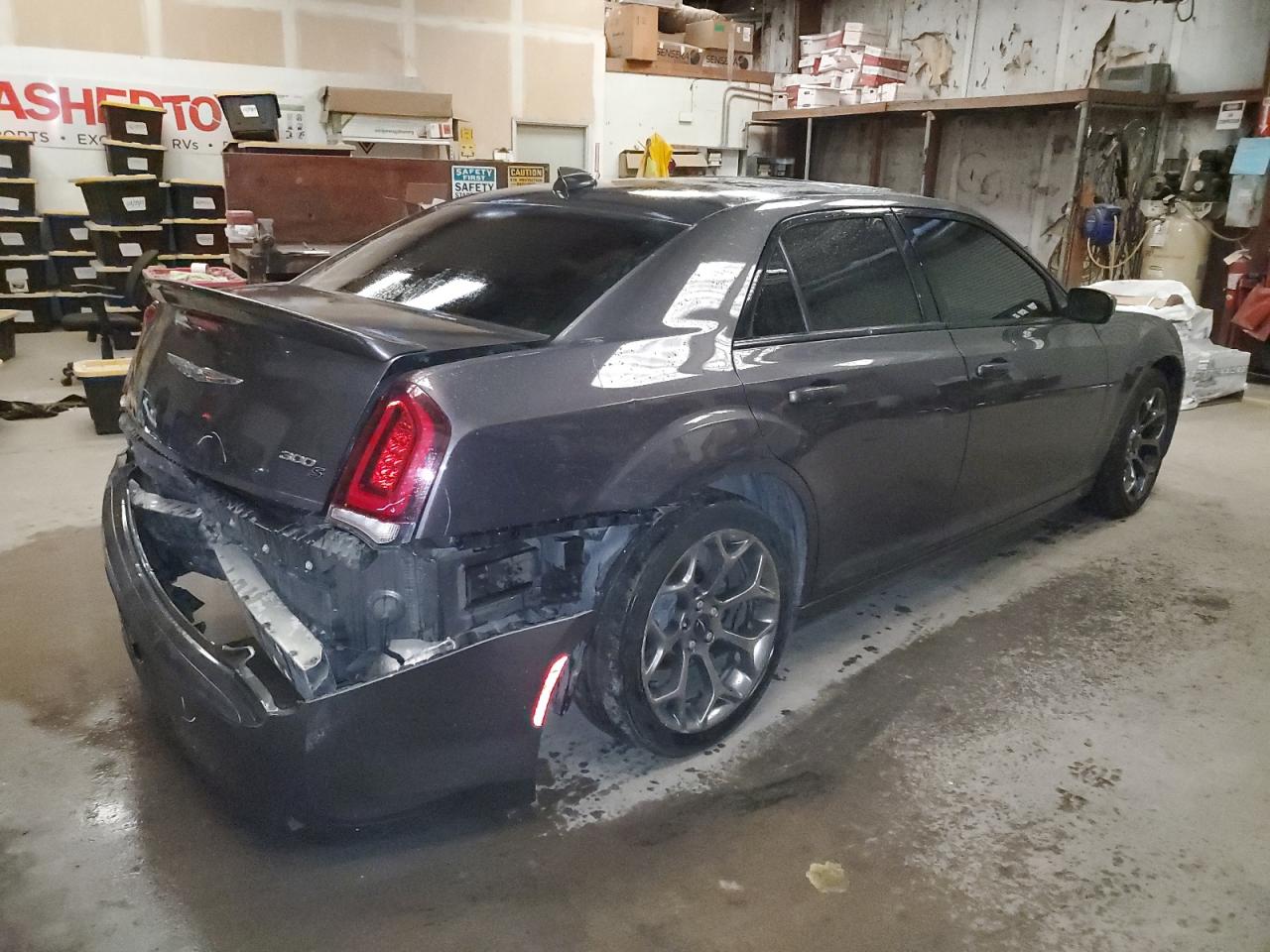 Photo 2 VIN: 2C3CCABG9JH321122 - CHRYSLER 300 