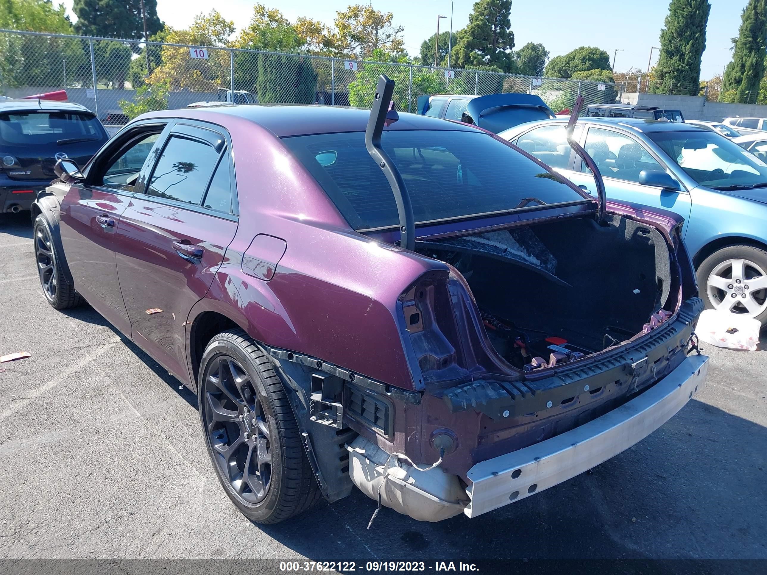 Photo 2 VIN: 2C3CCABG9LH187389 - CHRYSLER 300 