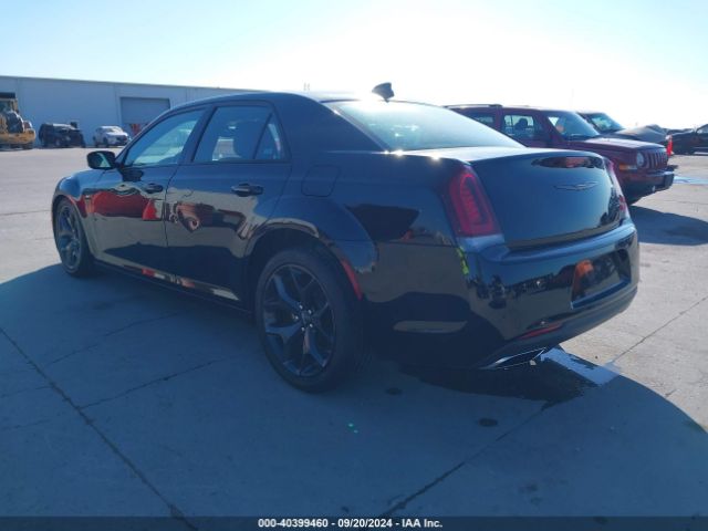 Photo 2 VIN: 2C3CCABG9PH569587 - CHRYSLER 300 