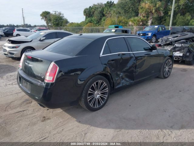 Photo 3 VIN: 2C3CCABGXCH279420 - CHRYSLER 300 