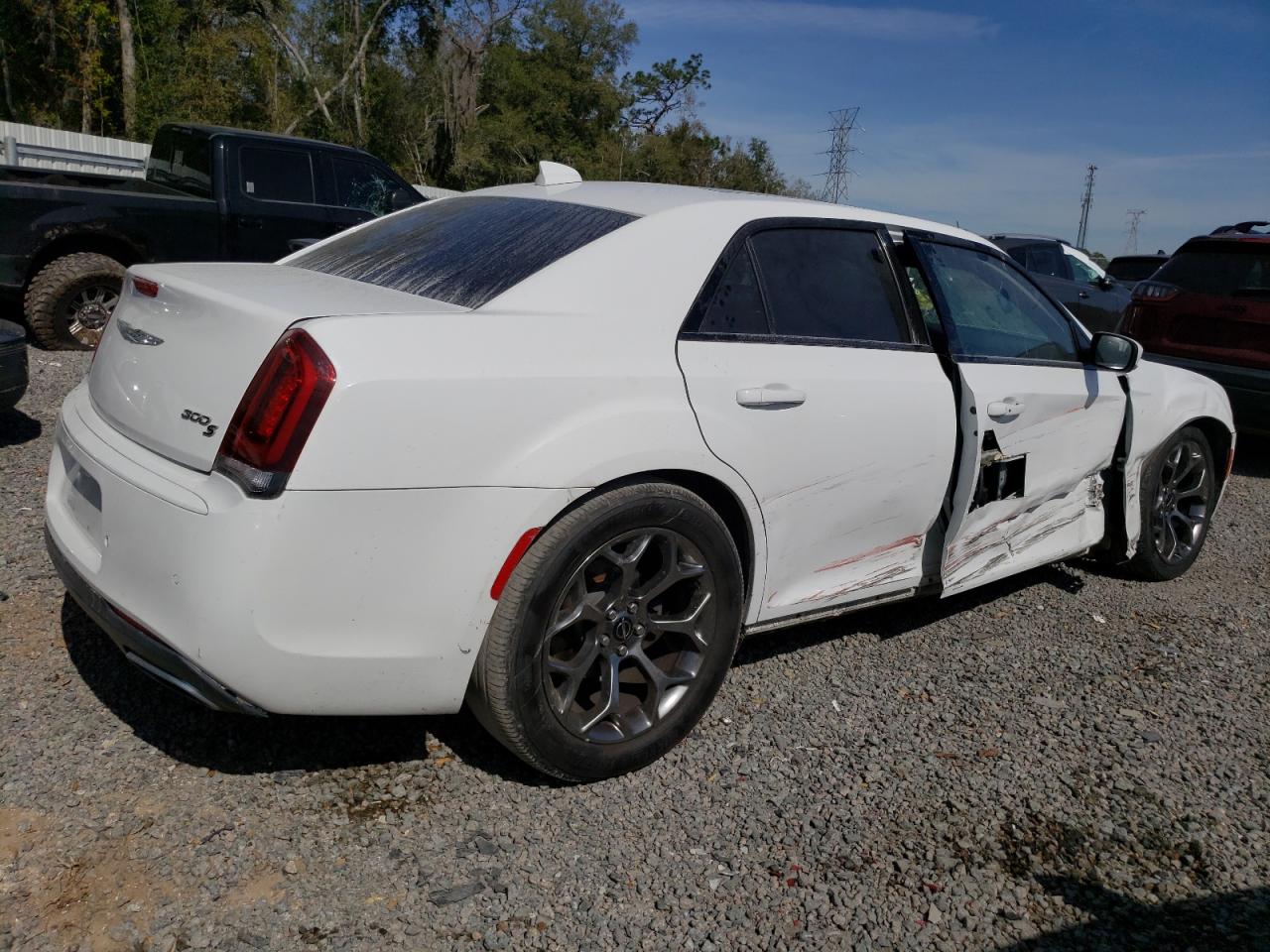 Photo 2 VIN: 2C3CCABGXFH882176 - CHRYSLER 300 