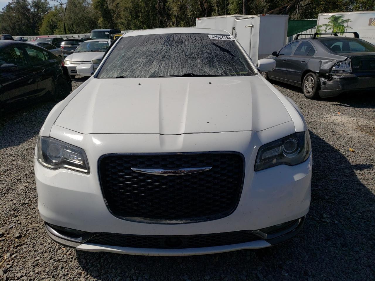 Photo 4 VIN: 2C3CCABGXFH882176 - CHRYSLER 300 