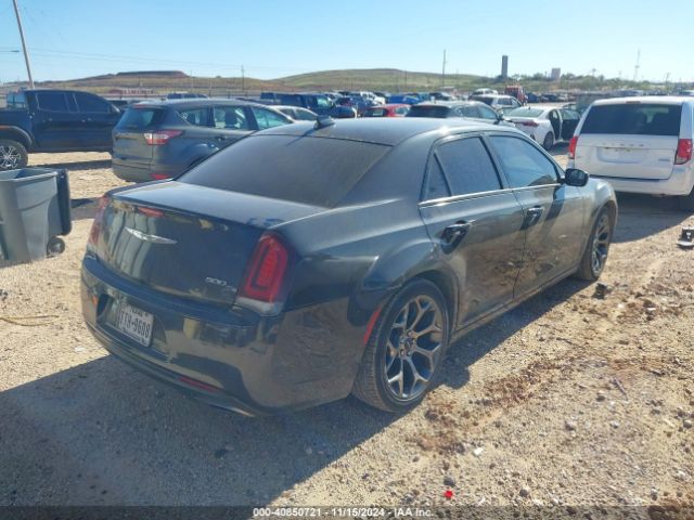 Photo 3 VIN: 2C3CCABGXJH214404 - CHRYSLER 300 