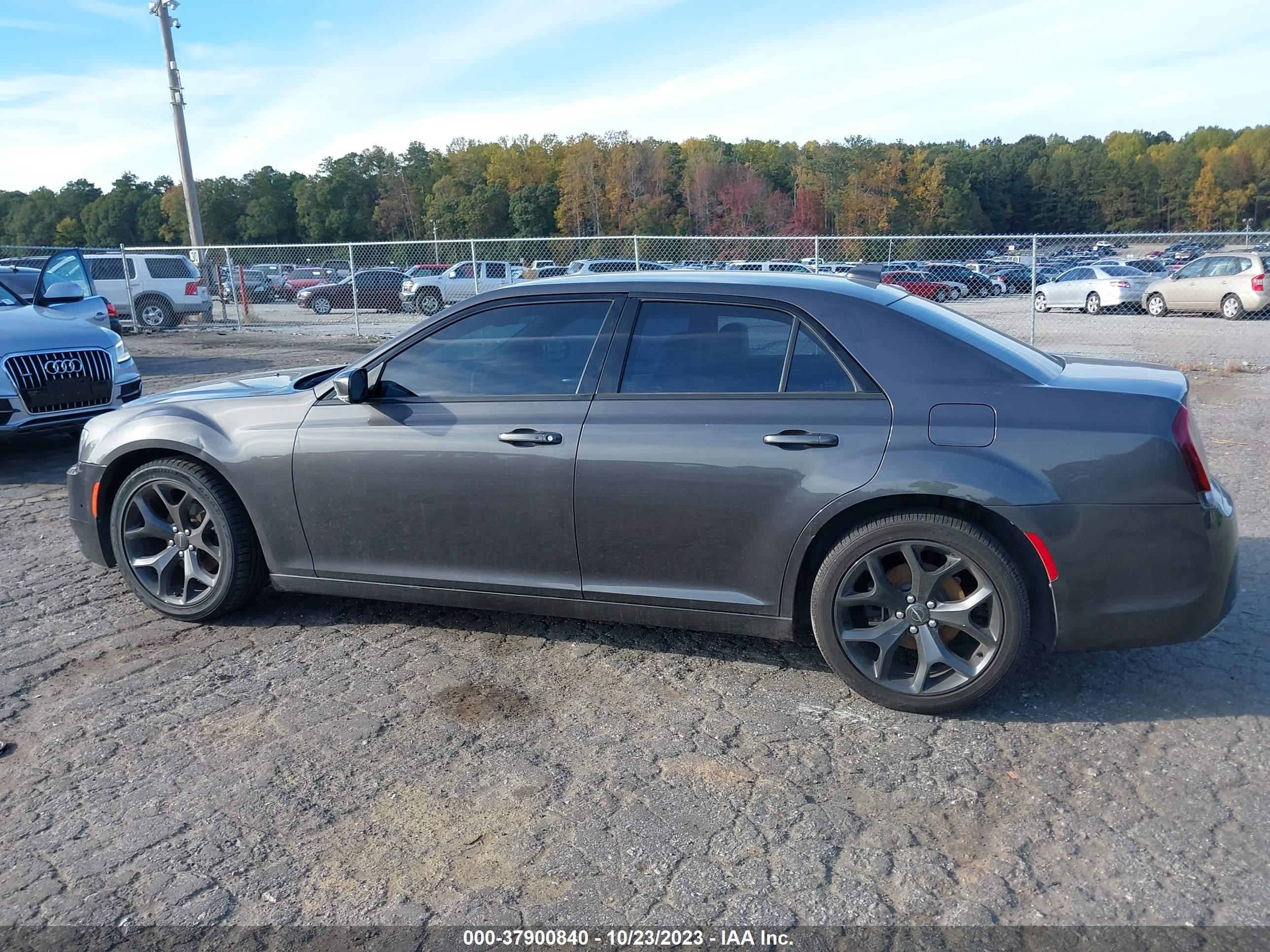 Photo 13 VIN: 2C3CCABGXMH523570 - CHRYSLER 300 