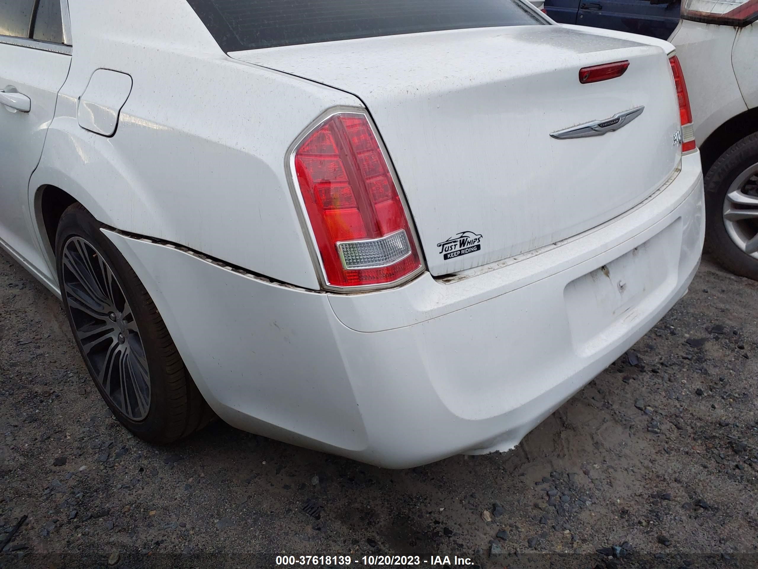 Photo 11 VIN: 2C3CCABT2DH699090 - CHRYSLER 300 