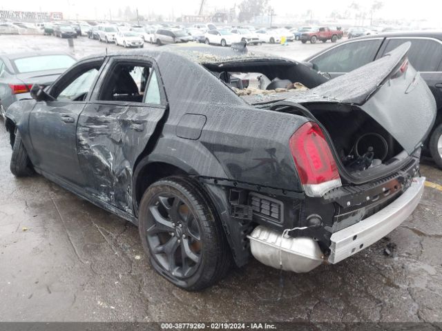 Photo 2 VIN: 2C3CCABT4PH616747 - CHRYSLER 300 