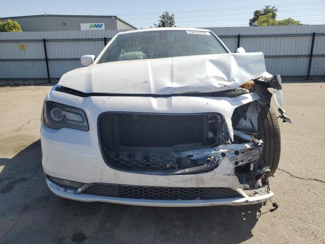 Photo 4 VIN: 2C3CCABT5FH867873 - CHRYSLER 300 S 