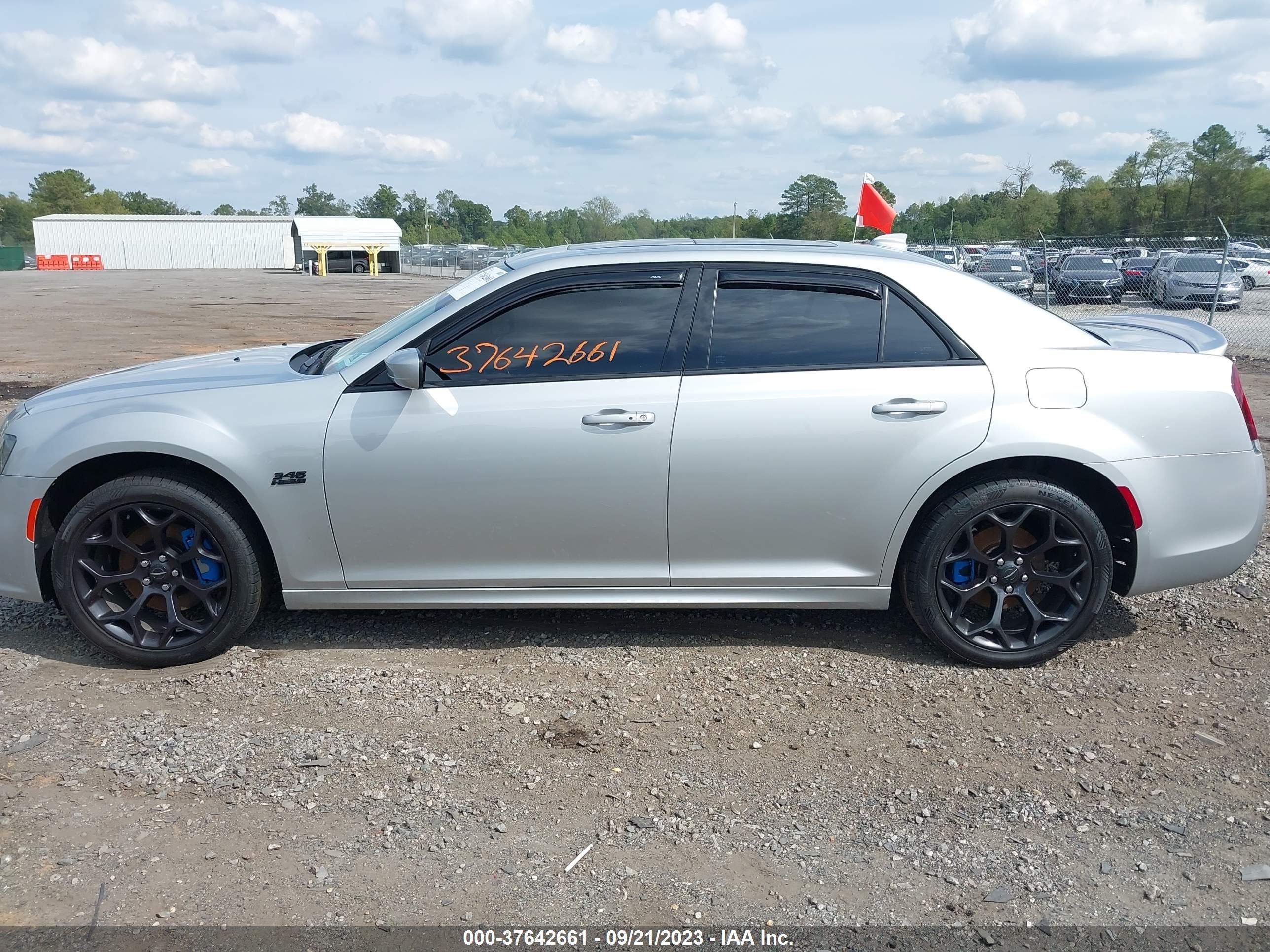 Photo 13 VIN: 2C3CCABT5LH239050 - CHRYSLER 300 