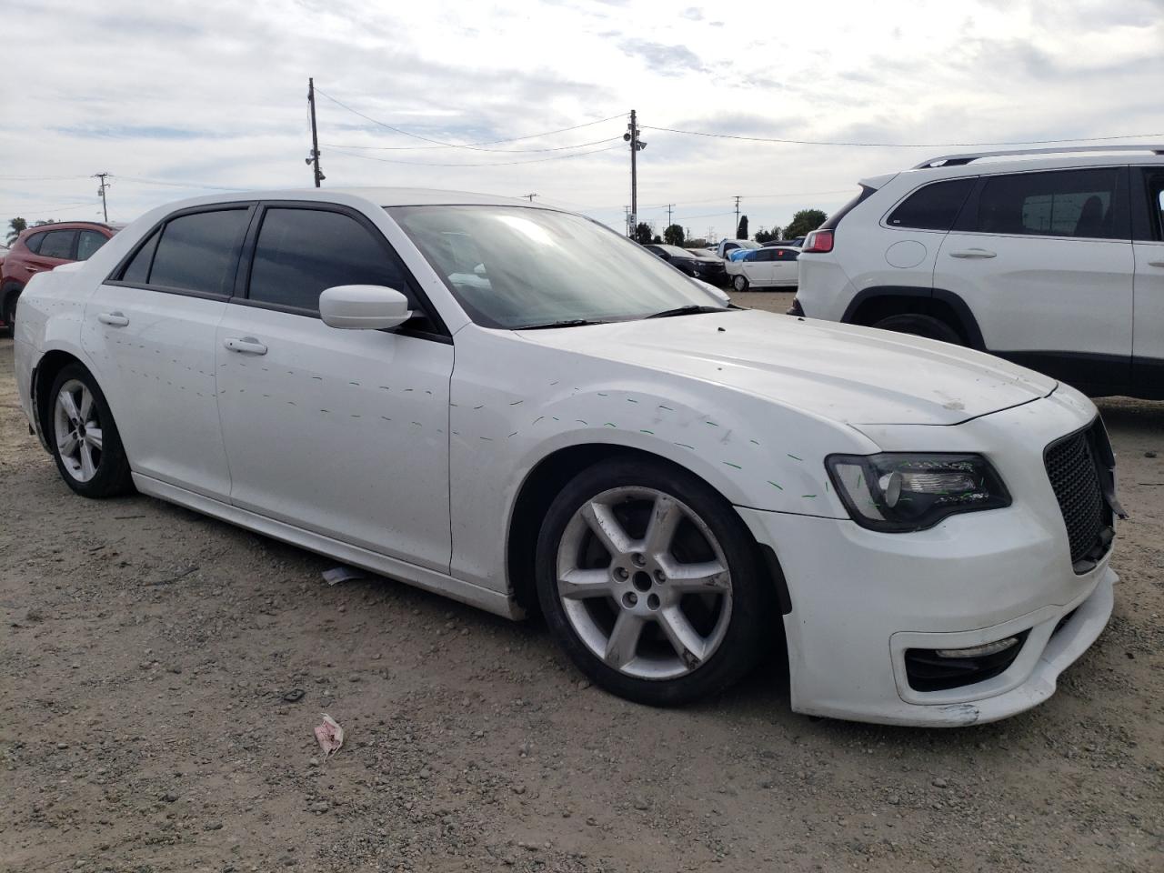 Photo 3 VIN: 2C3CCABT7JH316935 - CHRYSLER 300 