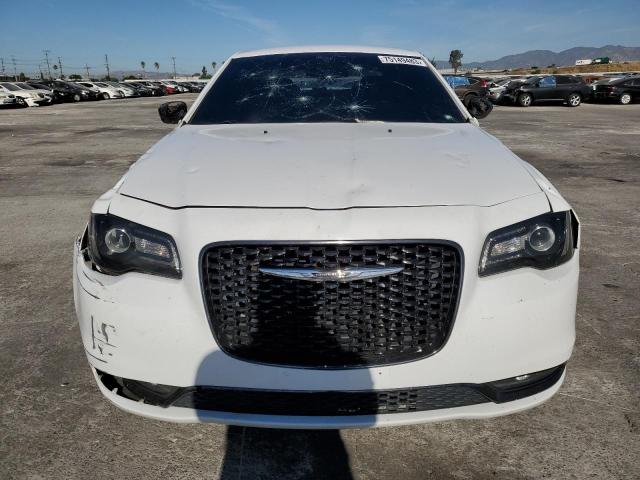 Photo 4 VIN: 2C3CCABT8FH921893 - CHRYSLER 300 