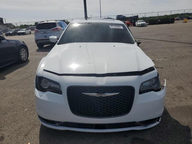 Photo 4 VIN: 2C3CCABT9FH766948 - CHRYSLER 300 S 