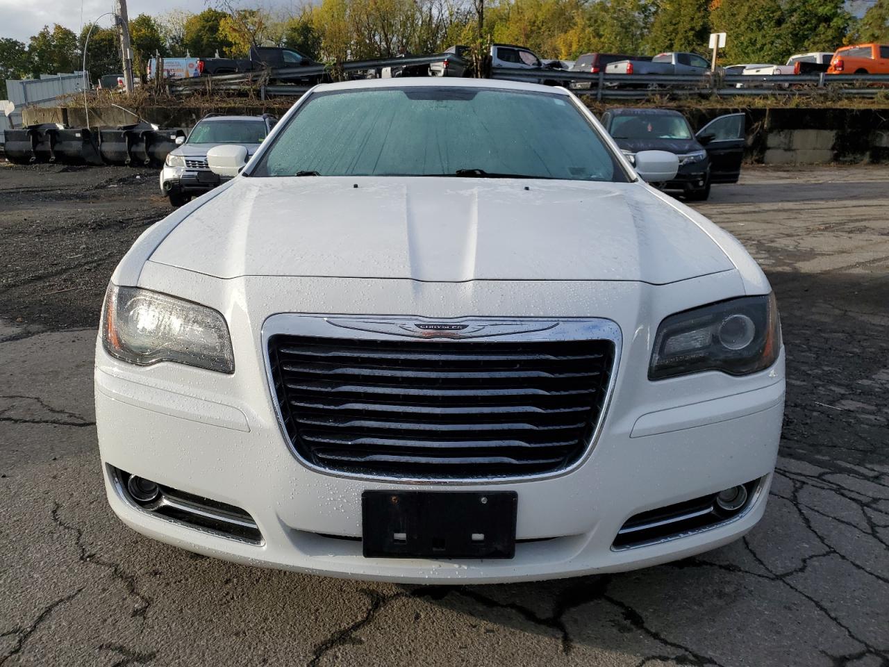 Photo 4 VIN: 2C3CCABTXDH553228 - CHRYSLER 300 