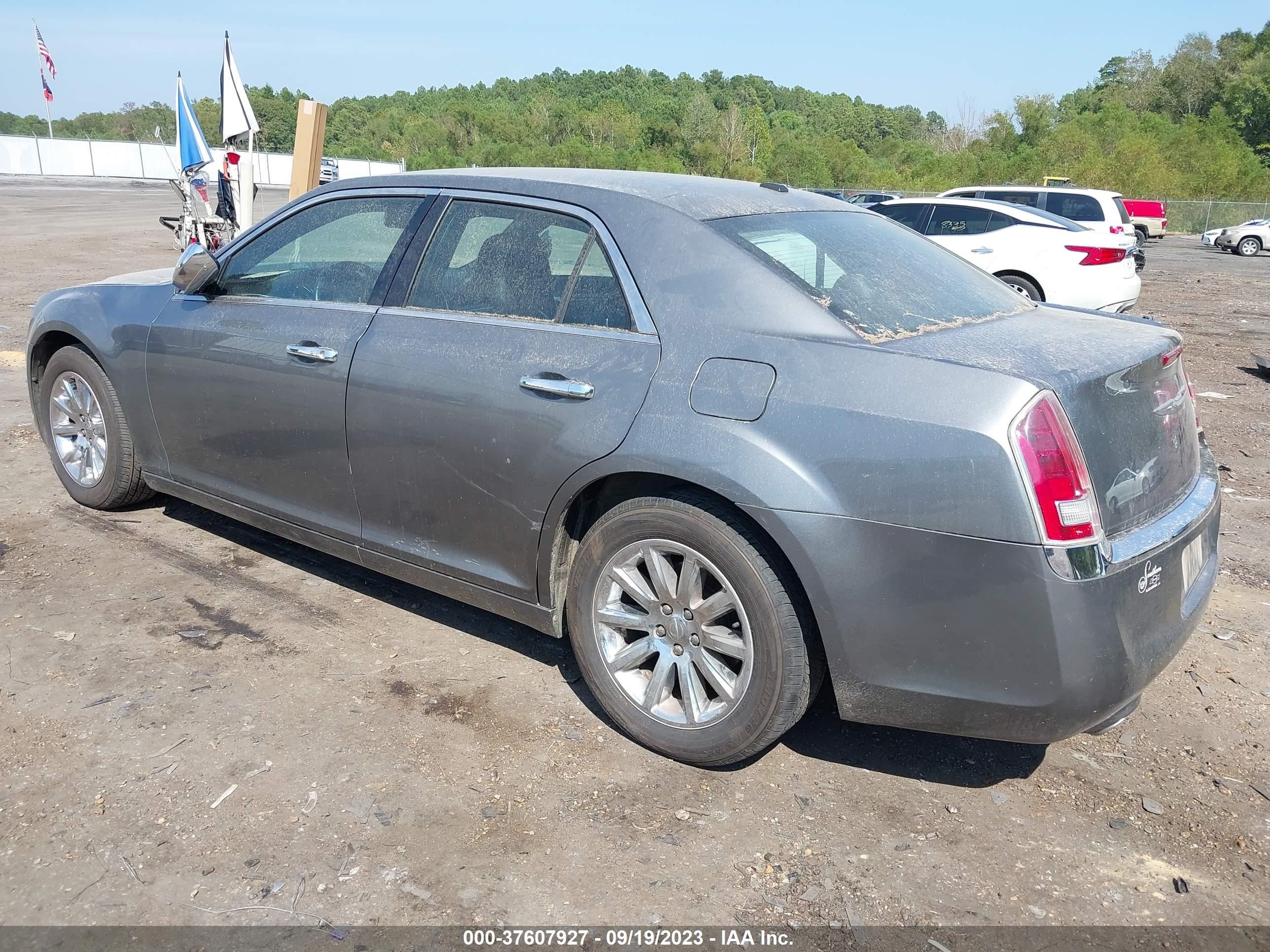 Photo 2 VIN: 2C3CCACG4CH265916 - CHRYSLER 300 