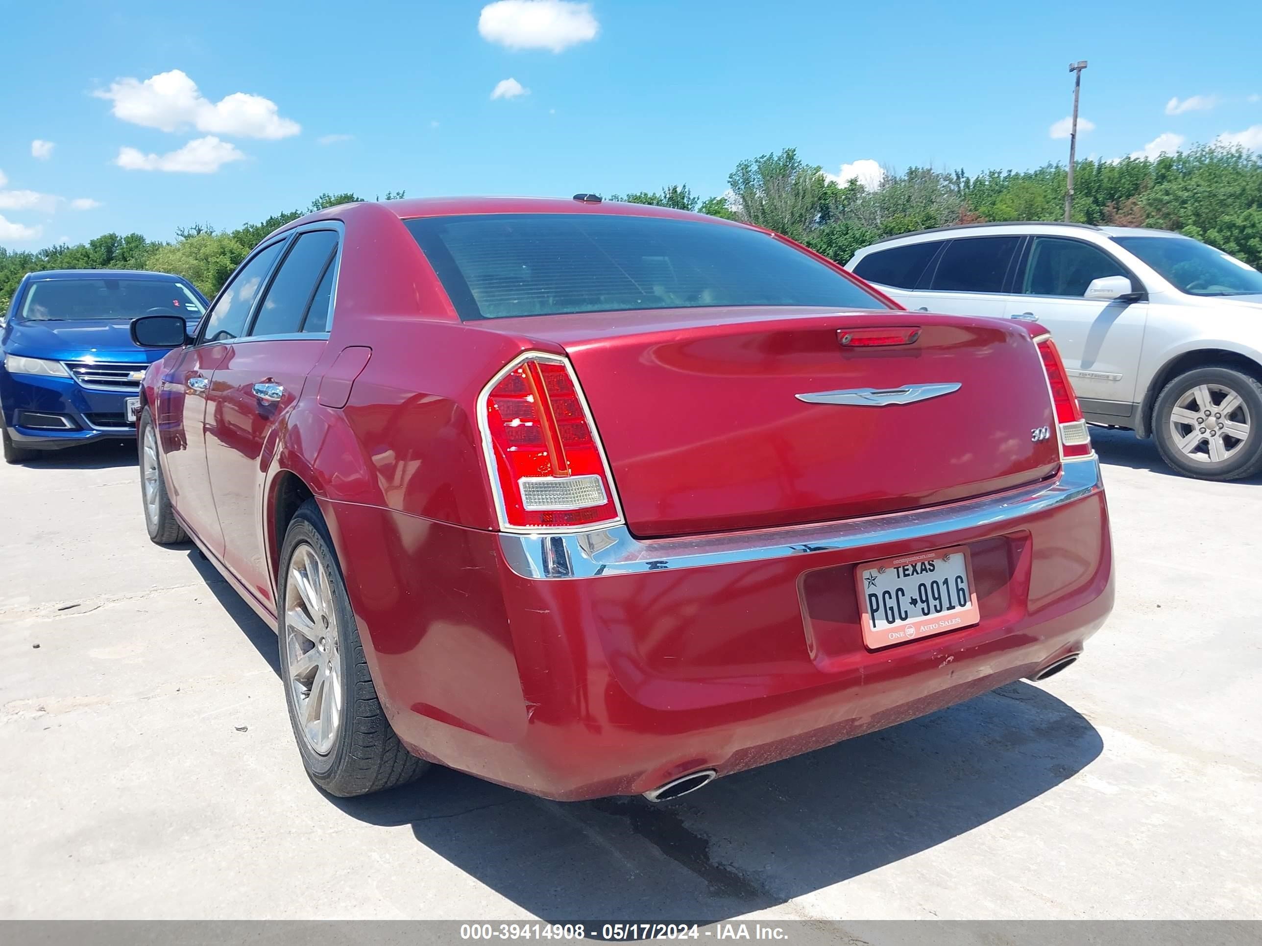 Photo 2 VIN: 2C3CCACG7CH169567 - CHRYSLER 300 