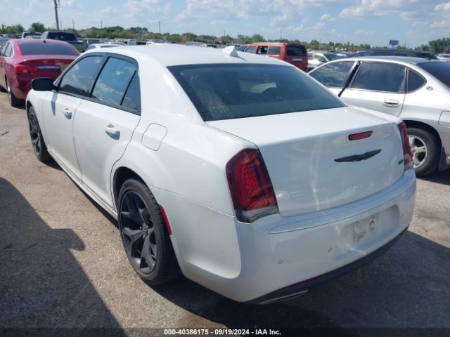 Photo 2 VIN: 2C3CCADG1NH134458 - CHRYSLER 300 