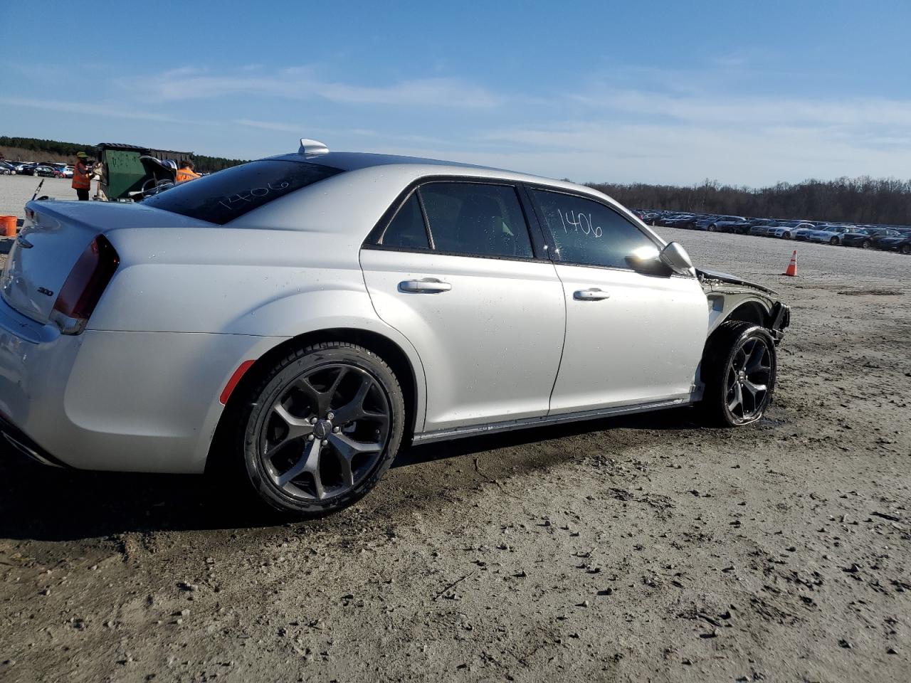 Photo 2 VIN: 2C3CCADG6NH246558 - CHRYSLER 300 