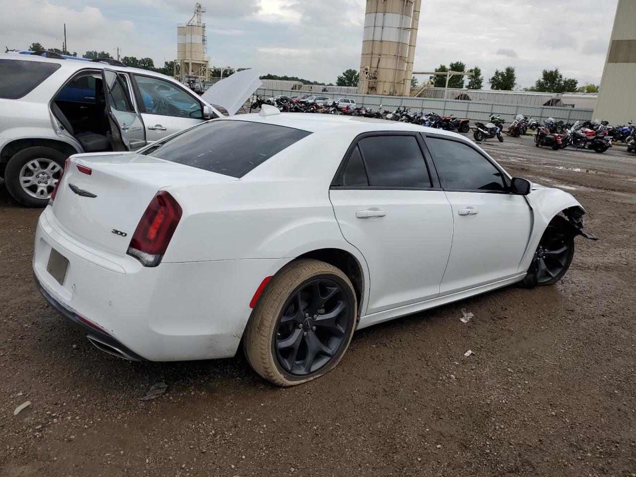 Photo 2 VIN: 2C3CCADG8NH107578 - CHRYSLER 300 