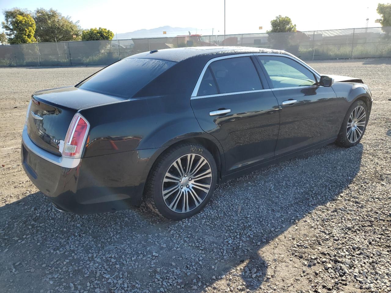 Photo 2 VIN: 2C3CCADT8DH635293 - CHRYSLER 300 