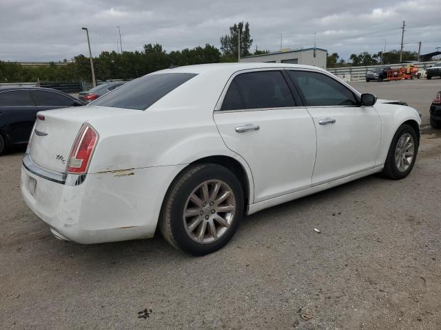 Photo 2 VIN: 2C3CCAEG0EH365382 - CHRYSLER 300 