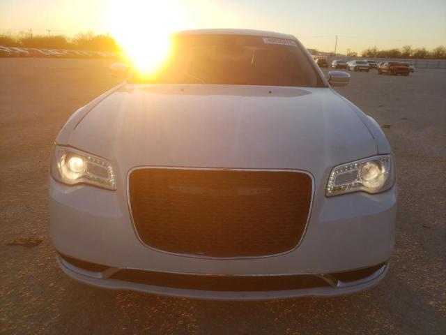 Photo 4 VIN: 2C3CCAEG0FH894221 - CHRYSLER 300 