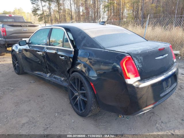 Photo 2 VIN: 2C3CCAEG1FH867772 - CHRYSLER 300C 