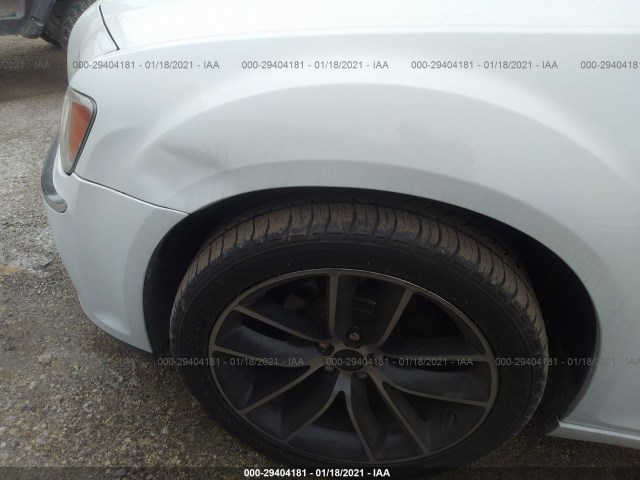 Photo 5 VIN: 2C3CCAEG2DH606230 - CHRYSLER 300 