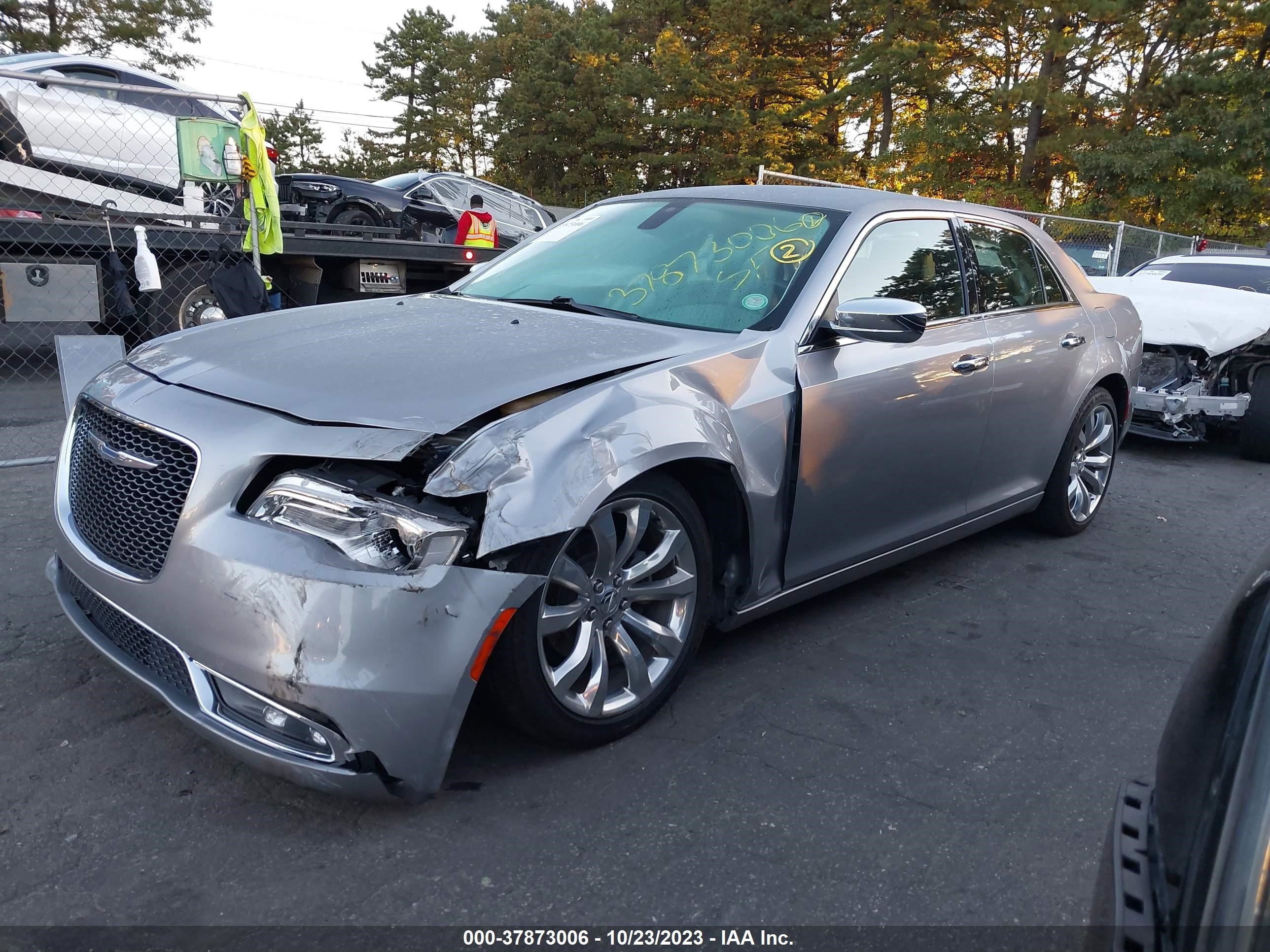 Photo 1 VIN: 2C3CCAEG2JH170927 - CHRYSLER 300 