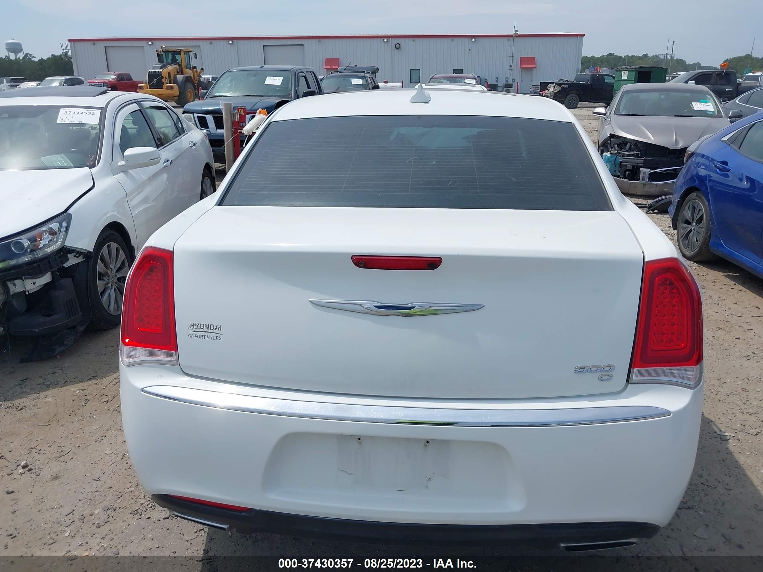 Photo 15 VIN: 2C3CCAEG3GH342584 - CHRYSLER 300 