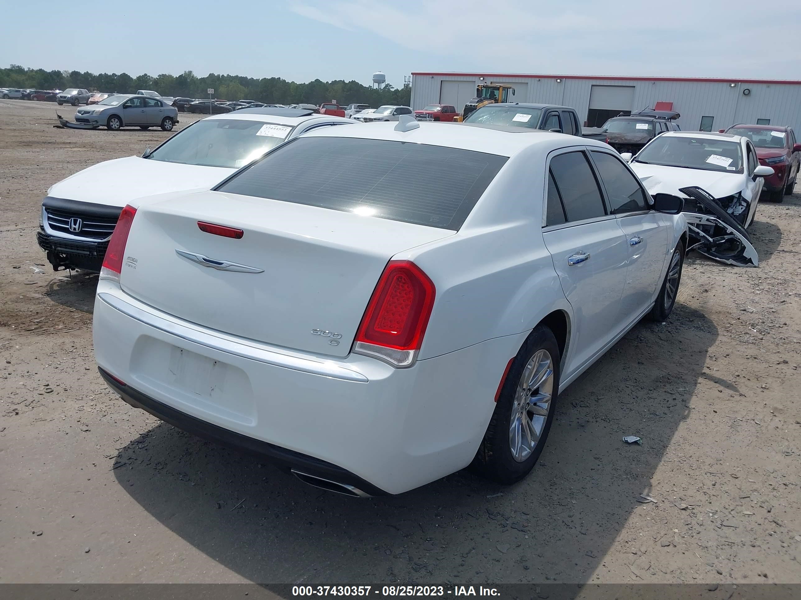 Photo 3 VIN: 2C3CCAEG3GH342584 - CHRYSLER 300 